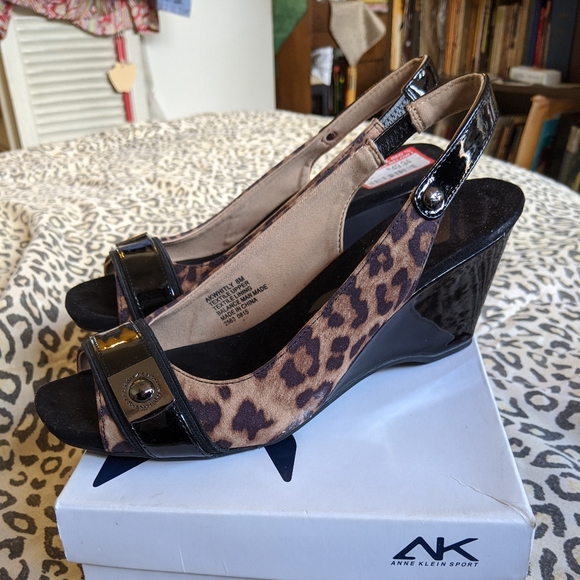 Anne Klein Shoes - NIB Anne Klein Leopard Slingback Wedges - Sz 8